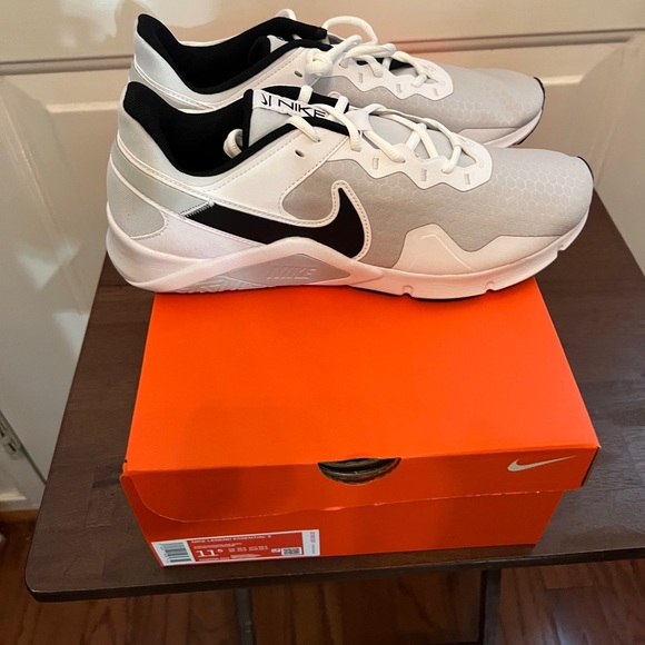 Nike Legend Essential 2
Men's Workout Shoes - Picture 2 of 6